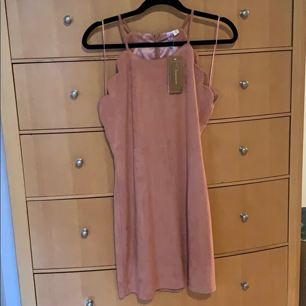 Pale pink Scalloped dress